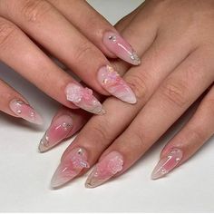 24Pcs Pink Almond False Nails Butterfly Ballet with French Design Wearable Fake Nails Simple Artificial Press on Nails Tips Art SPECIFICATIONS feature1: Acrylic False Nails feature2: Acrylic Nail Tips feature3: False Nail Tips feature4: nail supplies for professionals feature5: fake nails press on feature6: nail art feature7: Nail Tips feature8: nails set press on feature9: Geometry Fake Nails Model Number: Ballerina False Nails Size: M Quantity: 24Pcs Item Type: False Nail Material: Acrylic Application: Finger Hign-concerned Chemical: None Number of Pieces: COMBO Nail Length: as shown Nail Width: as shown Type: Full Nail Tips 24Pcs Black Almond False Nails Butterfly Ballet with French Design Wearable Fake Nails Simple Artificial Press on Nails Tips Art Description: 100% Brand new Nail Art Wave Nail Design, Wave Nails, Nagel Tips, Nail Forms, Artificial Nails, Chrome Nails, Nail Accessories, Spice Girls, 3d Nails