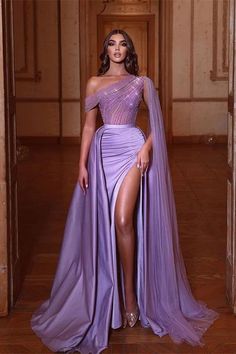 Siren Chic: Mermaid Style Evening Dresses Lace Outfits, Purple Gown, Dress Event, Split Prom Dresses, Matric Dance, Evening Dress Long, One Shoulder Prom Dress, Classy Gowns, Sparkly Prom Dresses