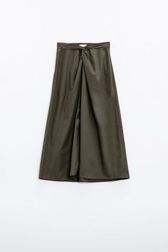 Length: Midi length. Subcategory: Skirt. Fit: Relaxed fit. Style: Daily. Fabric: Lightweight woven fabric . Zipper: Zip side. Product details: Knot detail. runs true to size. S. 80% Polyester 20% Cotton