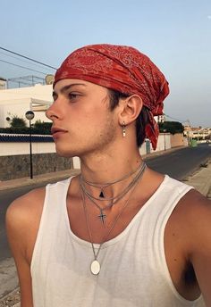 Summer Vintage Outfits, Bandana Outfit, Bandanas Men, Fest Outfits, Bandana Styles, Gambar Figur, Mens Outfit Inspiration, Bandana Hairstyles