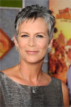 Pixie Haircuts For Fine Hair, Short Pixie Cuts, Lee Curtis, Corte Pixie, Jamie Lee Curtis, Short Wavy Hair