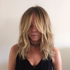 Razored Layers, Modern Shag, Medium Shag Haircuts, 70s Hair, Beachy Waves, Brown Blonde Hair, 2020 Trends