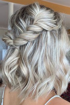 Trendy Prom Hairstyles, Half Up Half Down Short Hair, Updos Homecoming, Elegant Updos, Hairstyles Straight, Bridesmaid Hairstyles Half Up Half Down, Bridesmaid Hair Makeup, Prom Hairstyles For Short Hair, Prom Hairstyles For Long Hair