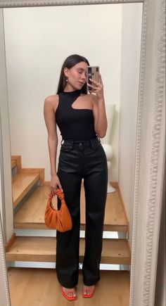 Celebrity Style Interview, Trendy Dressy Outfits For Women, Going Out Outfits Petite, Conservative Club Outfits, All Black Outfits For Women Summer, Comedy Night Outfit, Going Out Bar Outfits, Bday Party Outfit Women Casual, Going Out Outfits 2023