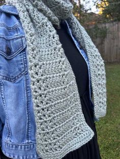 Chunky Scarf Crochet Pattern, Crochet Paw Print, Chunky Scarf Crochet, Chunky Scarf Pattern, V Stitch Crochet, Throw Blanket Pattern, Crochet Stitches Free, Chunky Scarf, Yarn Bee