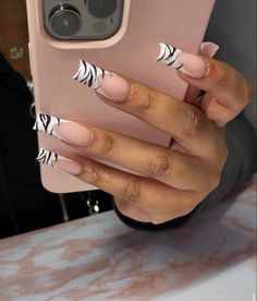 Acrylic Nail Inspo Black Women, Glitter Nails Acrylic French Tips, Simple Acrylic Nails Designs, Acrylic Gel Nail Designs, Short Acrylic Nails Black Women, Easy Beginner Nail Designs, X Nails, Nagellack Trends