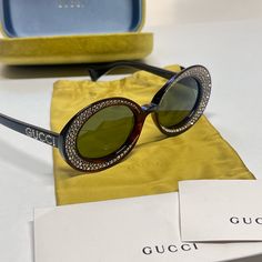 100% Authentic Made In Italy Model: Gg0618s Oval Frame Kurt Cobain Style Green Lens Swarovski Diamonds / Pave Crystals Tortoise Shell / Havana 100% Uv Protection Width: 140 Mm Stem Reads: Gg0618s 001 54 22 140 Kurt Cobain Style, Green Lens, Gucci Accessories, Oval Frame, Brown Silver, Colored Sunglasses, Kurt Cobain, Tortoise Shell, Diamond Studs