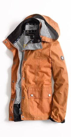 Fall Coats, Fall Fashion Coats, Mode Shoes, Look Adidas, Coat Outfit, Neue Outfits, Raincoats For Women, Fall Coat, Rain Coat