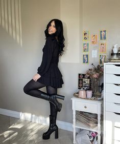 Dress With Pantyhose Outfits, Thick Goth Outfits, Thick Goth, Beauty Outfits, Clean Fashion, Outfits Edgy, Fashion Tights, Fashion Mistakes, Hot Outfits