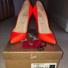 Excellent Condition Worn Twice Luxury Orange Patent Leather Heels, Luxury Orange Pointed Toe Heels, Luxury Orange Heels With Pointed Toe, Orange Patent Leather Pointed Toe Heels, Designer Orange Heels For Formal Occasions, Designer Orange Pointed Toe Heels, Designer Orange Heels With Pointed Toe, Orange Heels With Red Sole And Round Toe, Louboutin Shoes