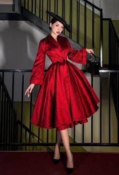 Christmas Dress Vintage, Elegant Vintage Dresses Red, Vintage Red Outfit, Cruella Inspired Fashion, Retro Formal Dresses, Vintage Red Dresses For Dress-up Occasions, Red Vintage Dress In 1950s Style