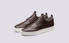 Mens Nike Sneakers, Nike Sneakers Mens, Luxury Footwear, Brown Hand, Brown Sneakers, Nike Sneakers, Sneaker Shopping