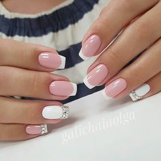 Just the white and silver nail Nail Designs Pictures, Nail Stencils, Manicure Nail Art, Edge Nails, Pretty Nail Designs, Pretty Nail Art Designs, Really Cute Nails, Ideas Nails, Pretty Nail Art