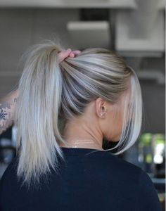 Ice Blonde Hair, Bright Blonde Hair, Platinum Blonde Hair Color, Silver Blonde Hair, Icy Blonde Hair, White Blonde Hair, Blending Gray Hair, Blonde Hair Inspiration