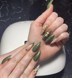 Nail Inspo March 2024, Nature Themed Nail Art, French Tip Mushroom Nails, Nail Vine Designs, Green Cottagecore Nails, Acrylic Nails Mushroom Designs, Green Plant Nail Design, Vines On Nails, Fairycore Acrylic Nails