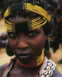 an african woman with braids on her head and the caption that says, the face you make when