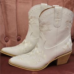 Brand New In Box Wedding Cowboy Boots For Bride, White Ankle Cowboy Boots, White Lace Up Boots, Wedding Cowboy Boots, Brides Shoes, Ankle Cowboy Boots, Wedding Boots, Bride Shoes, White Boots