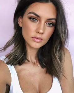 44 Natural Wedding Makeup Ideas You Might Love #makeup #weddingmakeup Summer Wedding Makeup, Brunette Ombre, Brunette Makeup, Summer Makeup Looks