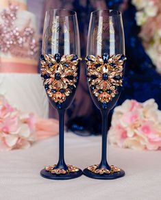 Navy blue with rose gold 2 quinceanera champagne glasses Quince Cups, Quinceanera Champagne Glasses, Quinceanera Champagne, Quinceañera Decor, Quince Centerpieces, Navy Blue And Rose Gold