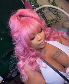 Pink Wig Hairstyles, Pink Hair Black Women, Taurus Szn, Baddie Aesthetics, Colorful Wigs, Dyed Curly Hair, Colored Weave, Girl Hair Colors, Lace Fronts