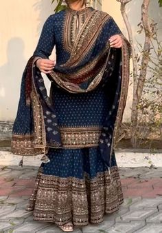 Grey Lengha, Heavy Outfit, Punjabi Clothes, Embroidery Dress Diy, Peplum Top Outfits, Sabyasachi Sarees, Sabyasachi Bride, Embroidery Fashion Detail, Heavy Dresses