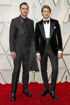 Marsh Wedding, Runway Aesthetic, Creative Black Tie, Male Fits, Men Ootd, Mens Hairstyles With Beard, Men Mode, Men's Tuxedo, Oscars Red Carpet