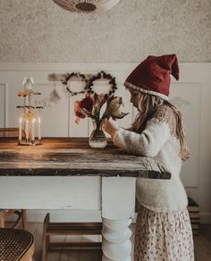 Ukrainian Christmas, Hygge Life, Christmas Dining Room, Hosting Christmas, Aesthetic Couple, Cosy Christmas, Christmas Interiors, Nordic Christmas