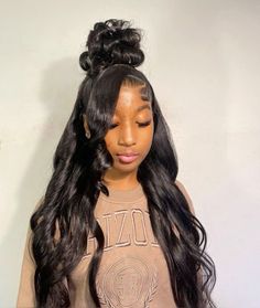 𝘧𝘰𝘭𝘭𝘰𝘸 𝘧𝘰𝘳 𝘮𝘰𝘳𝘦 𝘤𝘶𝘵𝘦 𝘱𝘪𝘯𝘴 ☁️ Layers Quick Weave, Quick Weave Updo, Hair Styles Side Part, Weave Updo Hairstyles, Weave Updo, Hairstyles Curtain Bangs, Curtain Bags, Braids Stitch, Bob Frontal