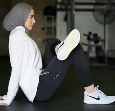 Modest Workout Clothes, Hijab Sport, Athletic Wear Fashion, Sports Hijab, Sport Food