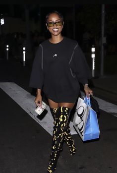 Sydney J Harper, Graphic Tee Outfits, Glam Looks, Fly Girl, Outfit Goals, Daily Look, Aesthetic Fashion, Tea Time, Chic Outfits