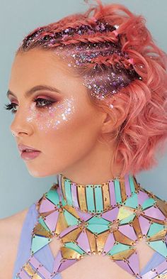 Cute Girly Rave Outfits, Foil Makeup Looks, Bonnaroo Wedding, Short Hair Rave Styles, Rave Party Makeup, Hair Glitter Ideas, Glitter Festival Hair, Kesha Concert, Ibiza Trip