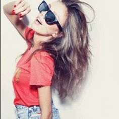 Carefree Rachel Bilson, Wildfox Couture, How To Pose, Mirrored Sunglasses Women, Pretty Hairstyles, Her Hair, Mustang, Beautiful People, Long Hair