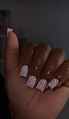 Nails, gel x, nail inspiration Nail Designs For Cancun, Shorties Birthday Nails, Short Nail Sets Black Women, Short Sets Nails, Square Short Nail Designs, Nails Short Birthday, Short Airbrush Nails, Birthday Nails Classy Short, Smile Nails Design