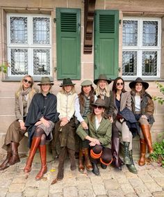 Out Of Africa Style, English Countryside Aesthetic, English Country Fashion, Nature Outfits, Country Girl Life, Country Attire, Beautiful Weekend