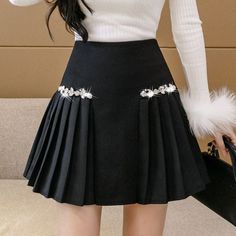 Rhinestone Skort Goals Inspiration, Kawaii Clothes, Girls Fashion, Large Black, Fashion Ideas, Pretty Outfits, Skater Skirt, Women Girl, Girl Fashion