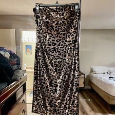 Brand New Leopard Print Knee-length Dress For Date Night, Knee-length Leopard Print Dress For Date Night, Leopard Print Knee-length Dress For Night Out, Knee-length Leopard Print Party Dresses, Black Lace Bodycon Dress, Silver Cocktail Dress, Black Ruched Dress, Black Pencil Dress, Gathered Dress