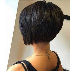 Keep right up to date with approaching brand-new hair trends here and now as we cover the major trends and the inspiring hairstyles for 2017. Our 100-day plan doesn’t involve burpees, kale shakes, or “new year, new me” mantras. Instead, transform your look in 2017 by trying one of these best hairstyle ideas. Feel free to share the … Cute Bob Hairstyles, Κούρεμα Bob, Layered Bob Haircuts, 2015 Hairstyles, Bob Haircuts For Women, Short Bob Haircuts, Long Bob Hairstyles, Bob Haircut