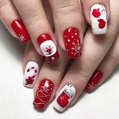 PRICES MAY VARY. 🎅【Package Contains】You will get 24pcs Christmas fake nails 1pcs nail file 24pcs nail double-side stickers 1pcs alcohol pad 1pcs wooden stick for removing false nails.Jelly glue is not as durable as liquid glue, but it makes fake nails reusable. Please use suitable glue according to different scenes. 🎅【Product Advantages】These fake nails are strong and durable. The false nail and cuticle closely fit to provide lasting comfort. At the same time, we use environmentally friendly materials to ensure that your original nails will not be damaged. 🎅【Easy to Apply】Just clean your nails, then choose a suitable nail size, apply glue or jelly glue on your nails and press for a moment, you can have beautiful nails in a few simple steps. Normal care will last a few days, with glue it Nagellack Trends, Red Christmas Nails, Cute Christmas Nails, Christmas Nail Art Designs, Festival Nails