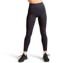 Give your day a boost with these seamless legging -- complete with an ultra-high waistband and targeted compression to deliver can't-beat-it comfort. From Tommie Copper. Compression Pants Women, Compression Pants, Compression Leggings, Air Travel, Seamless Leggings, Birthday Cakes, Stretch Fabric, Pants For Women, Copper