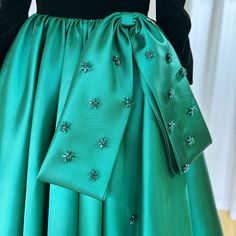 Elevate your little princess's style with the Dreamy Vow Luxury Arabic Green Girl Dress. Adorned with crystals and a V-neck, this dress exudes elegance and sophistication. Perfect for holidays, birthdays, weddings, and parties, it will make her feel like a true royal. Don't miss out on this stunning ball gown for 2024. Elegant Green Pageant Dress, Elegant Green Pageant Dress For Party, Elegant Holiday Gown For Pageant, Elegant Holiday Pageant Gown, Elegant Holiday Gown For Pageants, Orange Evening Dresses, Yellow Evening Dresses, Girl Green Dress, Dress Crystal