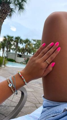 Nail Color Ideas Short Nails, Hawaii Nails, Hoco Nails, Spring Break Nails, Nail Color Ideas, Short Gel Nails, Hot Pink Nails