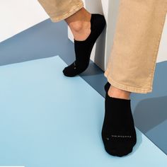 Targeted Compression and anatomical design provide an unmatched Custom-Like Fit. This, paired with silicone Heel Hugger technology, gives stay-up confidence in low-rise shoes. These socks are perfect to be used as Loafer socks. Get all-day comfort in even the stiffest shoes. Targeted compression provides zone-specific compression where you need it most for superior fit and support Anatomical design conforms to left and right structure of the foot providing enhanced fit and reduced risk of bliste Comfortable No-show Functional Socks, Sporty No-show Socks With Arch Support, No-show Sports Socks, Fitted No-show Socks With Arch Support, Breathable Micro-elastic No-show Socks, Supportive Stretch Socks With Arch Support, Functional Anti-odor No-show Socks, Stretch No-show Socks With Arch Support, Micro-elastic No-show Anti-odor Socks