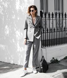 Suits And Sneakers, Modern Suits, Fall Chic, 여름 스타일, Womens Suits, Androgynous Fashion, Plaid Fashion, Tomboy Fashion