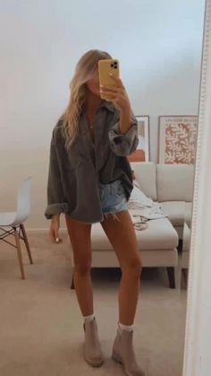 Fall Shorts Outfit Autumn, Cute Spring Fits, Planned Outfits, 2022 Outfits, Future Ideas, Outfits 2022, Teacher Outfits, Fashion 101, Pinterest Closet