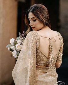 Blouse Designs Latest Back Side, Blouse Designs Back Side, Alia Dress, Modern Blouse Designs, Cream Saree, Lengha Blouse Designs, Pori Moni, Backless Blouse Designs, New Saree Blouse Designs