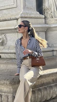 Beige Pants, Foto Poses, Classy Work Outfits, Stylish Work Outfits, Looks Chic, Trend Fashion, 가을 패션, Professional Outfits