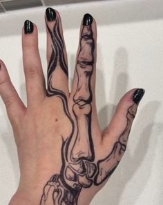 Half skeleton bone hand black tatto
Edgy punk grunge halloween cool Bone Hand Tattoo, Skeleton Hand Tattoos, Tattoo Main, Mekap Mata, Pen Tattoo