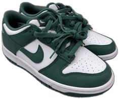 Green School Sneakers With Rubber Sole, Green High-top Sneakers For School, Nike Skate Shoes With Round Toe For School, White Basketball Shoes, Baby Nike, Nike Air Jordan 6, Black Jordans, Nike Air Jordan Retro, Nike Air Jordans