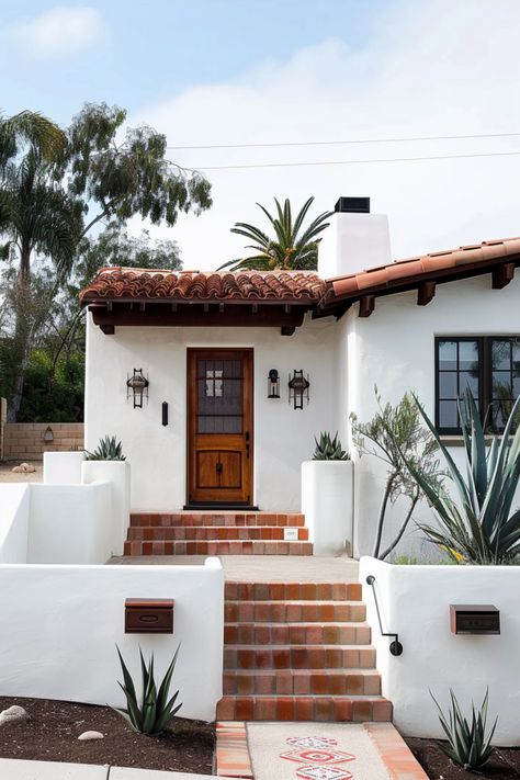 Modern Spanish Revival: Blending Tradition and Modernity - Quiet Minimal Small Spanish Revival Home, Spanish Revival Front Door, Spanish Style Hacienda Home, Spanish Bungalow Interior, Spanish Home Exteriors, Spanish House Exterior, Spanish Style Home Exterior, Front Fences, San Sequoia