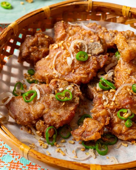 Cantonese Salt and Pepper Pork Chops - The Woks of Life Velvet Pork Chops, Chinese Salt And Pepper Pork Chops, Chinese Fried Pork Chops, Chinese Pork Dishes, Pork Chop Chinese Recipes, Salt And Pepper Ribs Chinese, Chinese Dishes Traditional, Chinese Fried Pork, Pork Pieces Recipes